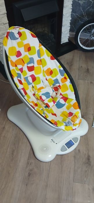 Продам укачивающий центр 4Moms.