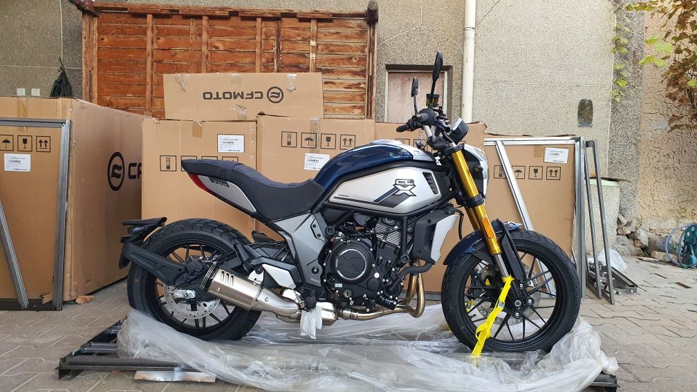 CF Moto 700 CLX