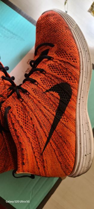 Adidasi Nike Flyknit Chukka