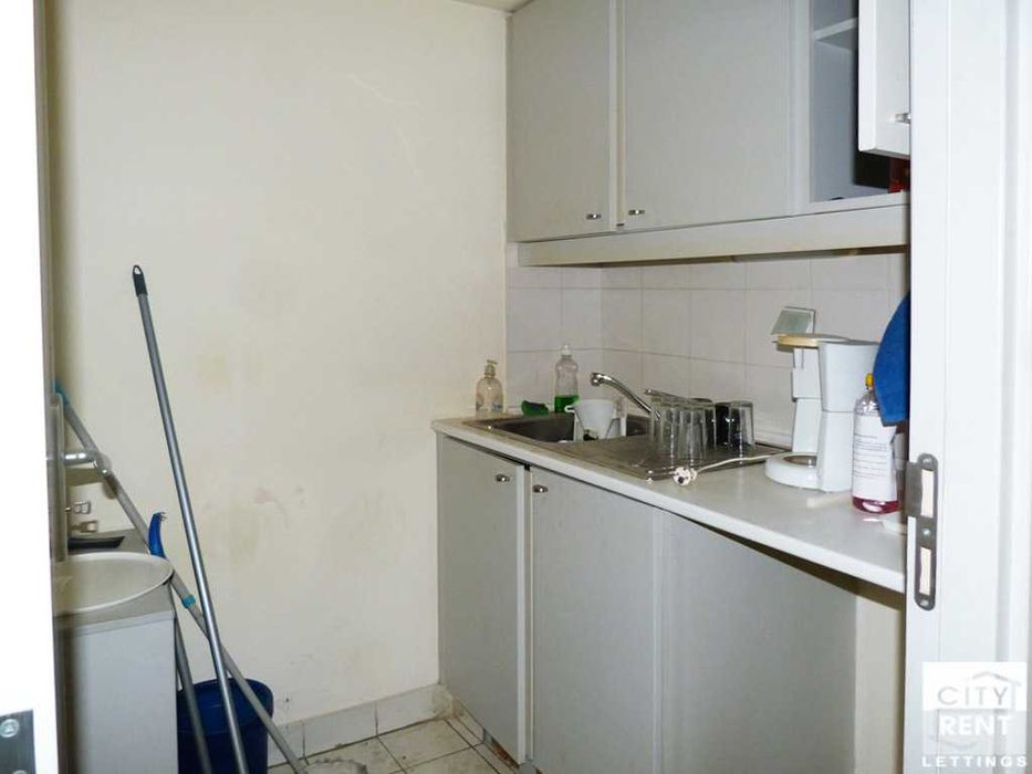 Дава се под наем Офис в Велико Търново, Център - 130 кв.м за 1330 € - Снимка #4