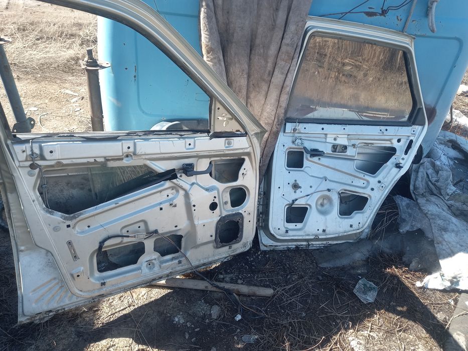 Продам двери на ваз 2112