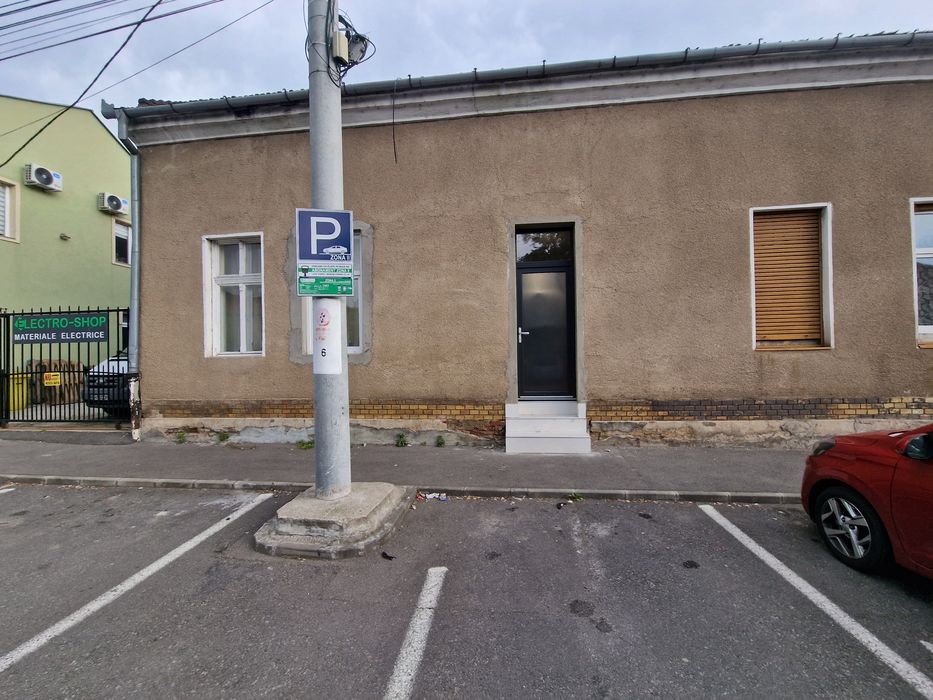 Ap 3 cam la casa acces direct din str.zonă Decebal, muncitorii