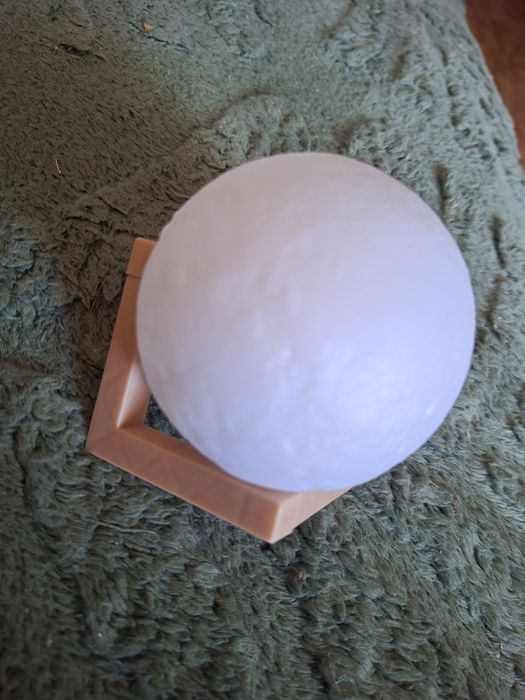 Lampa tip luna pe baterii