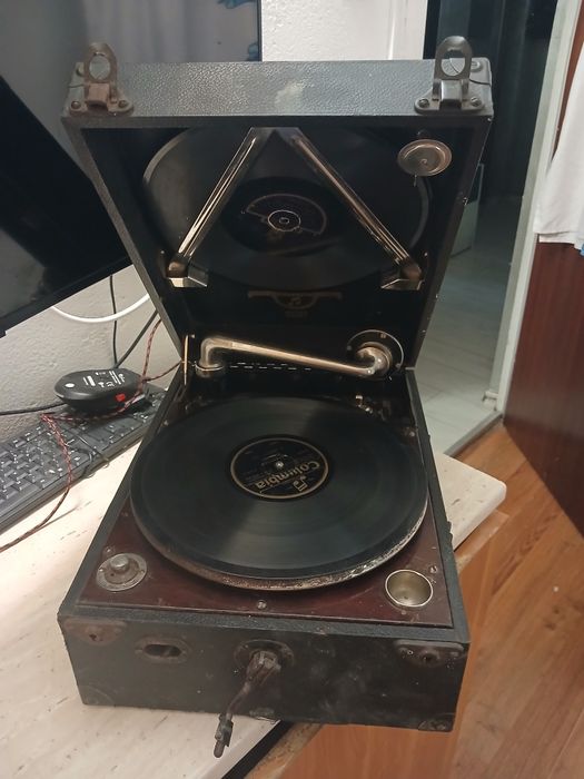 Gramofon vechi din anii 1920 1930