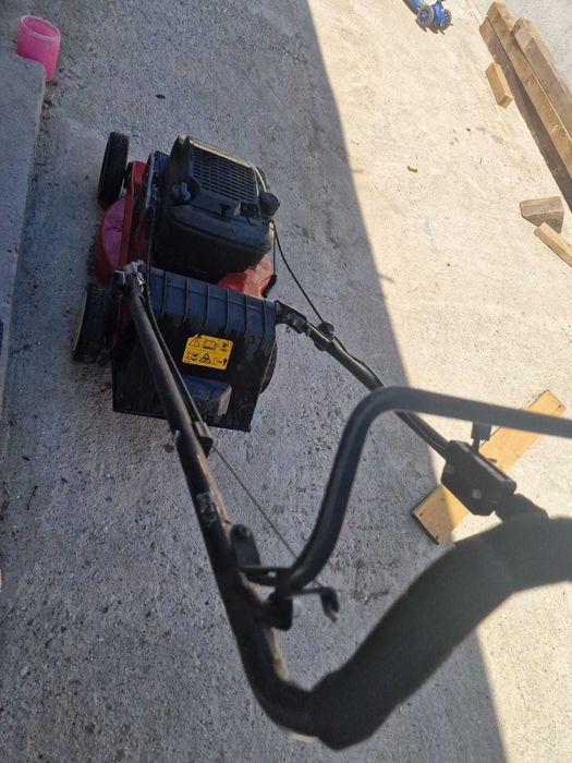 Masina de taiat iarba MOUNTFIELD pe benzina BRIGGS 4CP Stare foarte bu