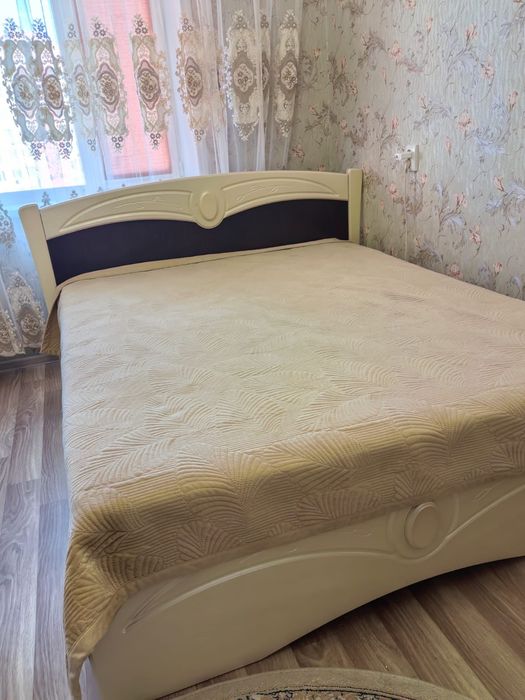 Продам спальный гарнитур