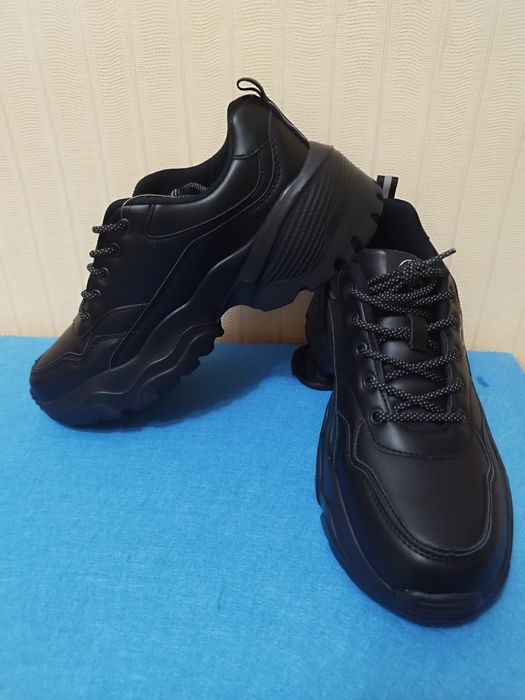 Кроссовки  унисекс рр 40 - 41