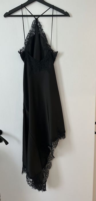 Черна сатенена рокля Zara