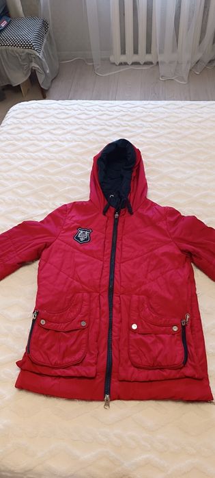 Продам куртки женские