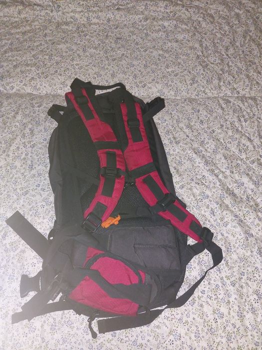 Туристическа раница HI-TEC 
Идеално състояние, внос от Германия, както