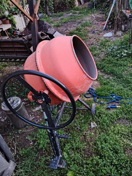 Продам бетомешалка