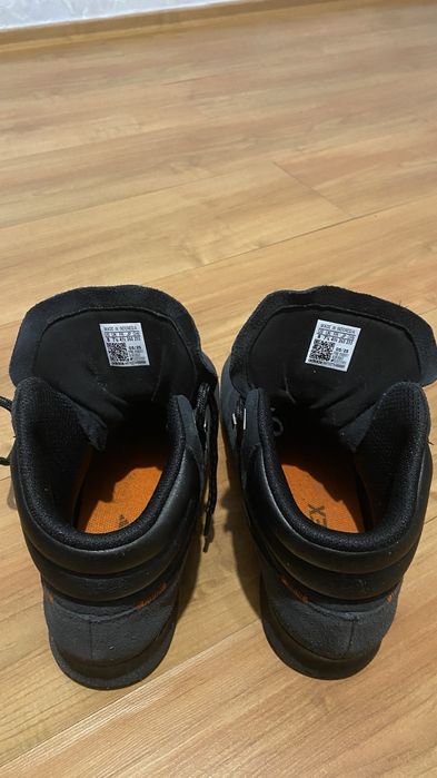 Продам кроссовки