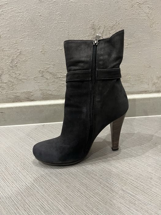 Дамски боти с ток