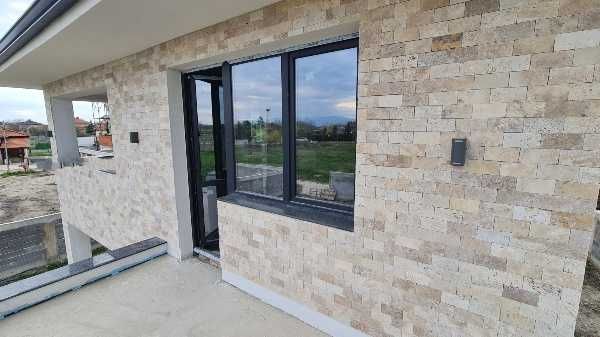 Продава се Къща в с. Радиново, Област Пловдив - 500 кв.м за 1000 €/кв.м - Снимка #1