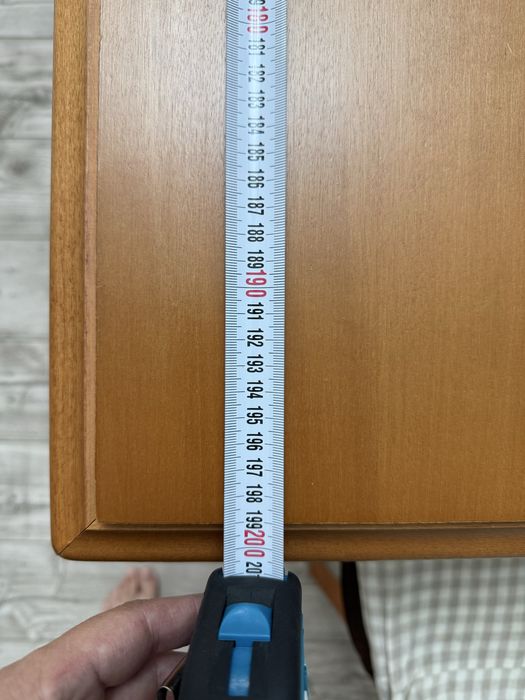 Продам стол с 6 стульями