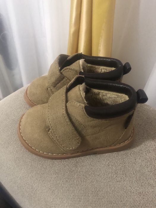 Ghete imblanite h&m, marimea 18-19