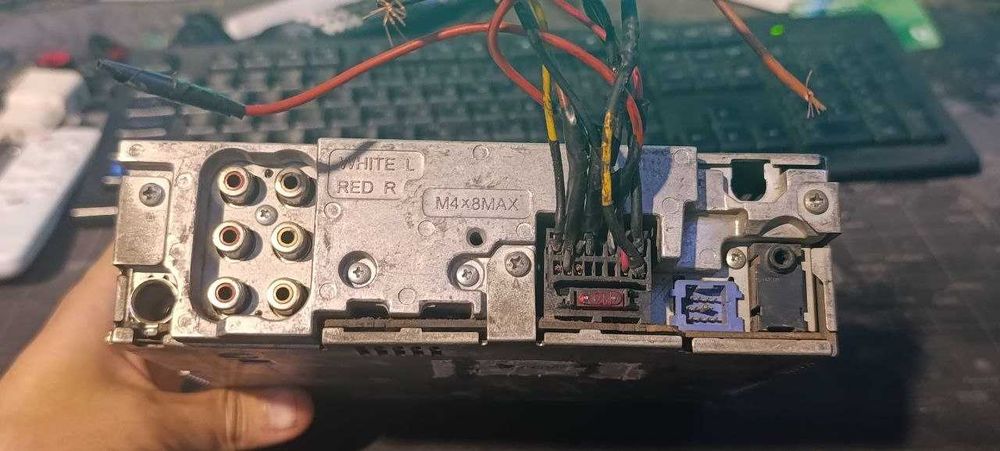 Продамь Pioneer DEH P5950