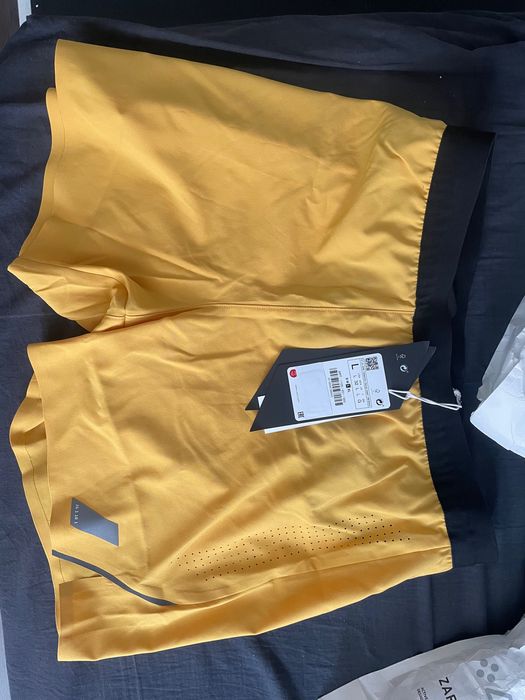 Мъжки къси панталонки нови Zara