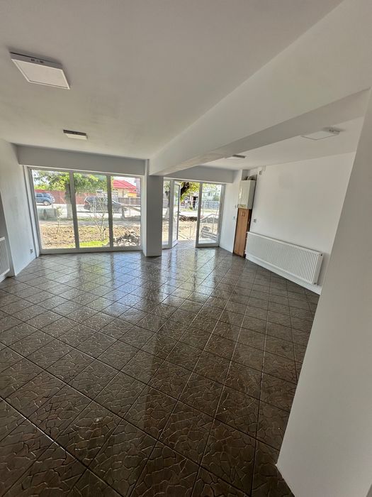 Spațiu comercial de închiriat zona Jiu