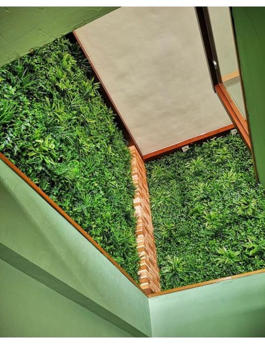 Изкуствена трева за стена