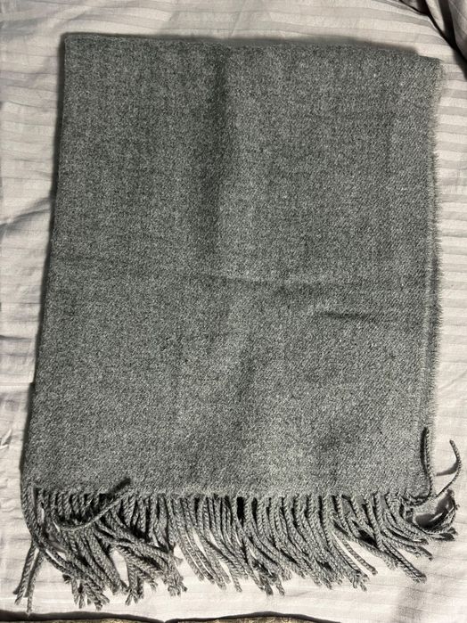 Отдам пакет с шапками и шарфами