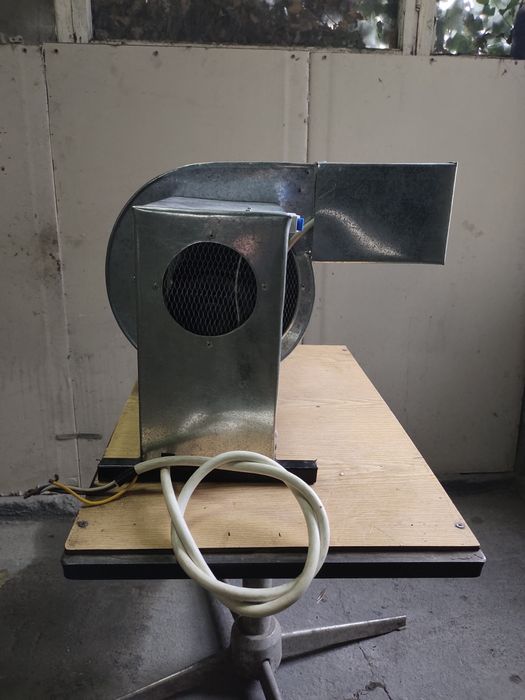 Колорифер-обогреватель (тепловая пушка)