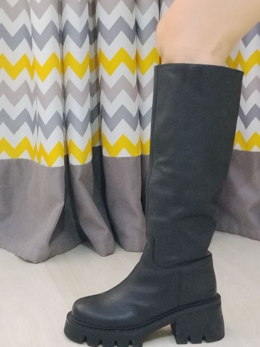 Зимние женские сапоги