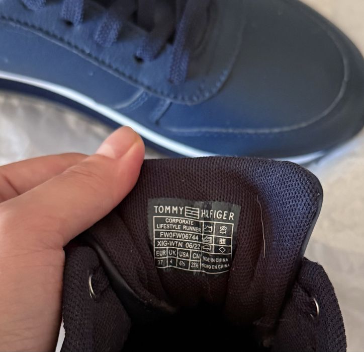 Женские кроссовки Tommy Hilfiger