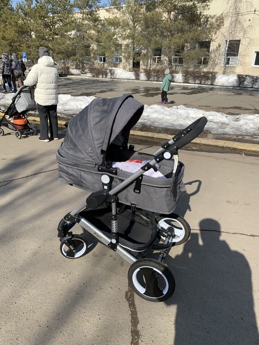 Продам коляску в очень хорошем состояний