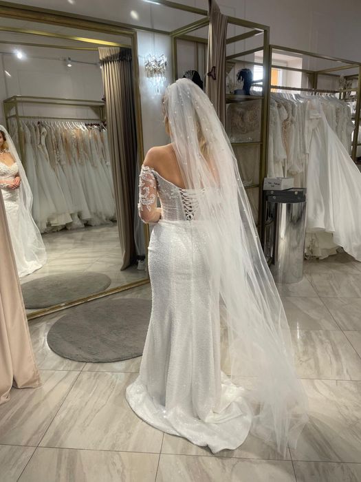 Vand rochie de mireasa !