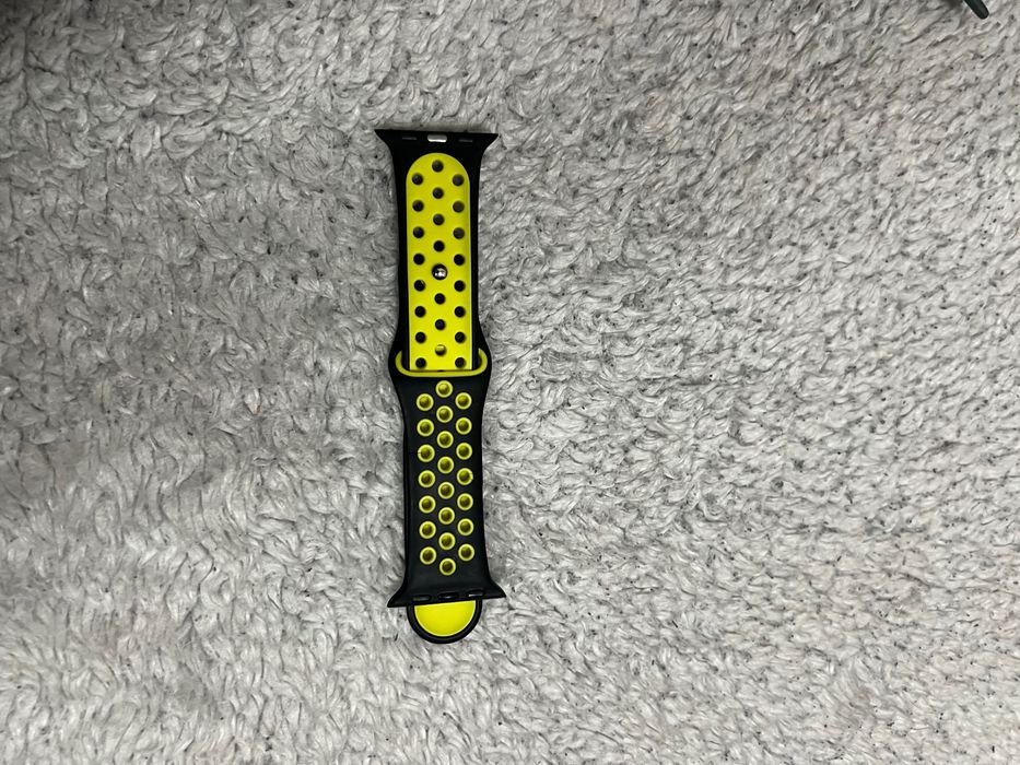 Продавам каишка за часовник SE 40 mm