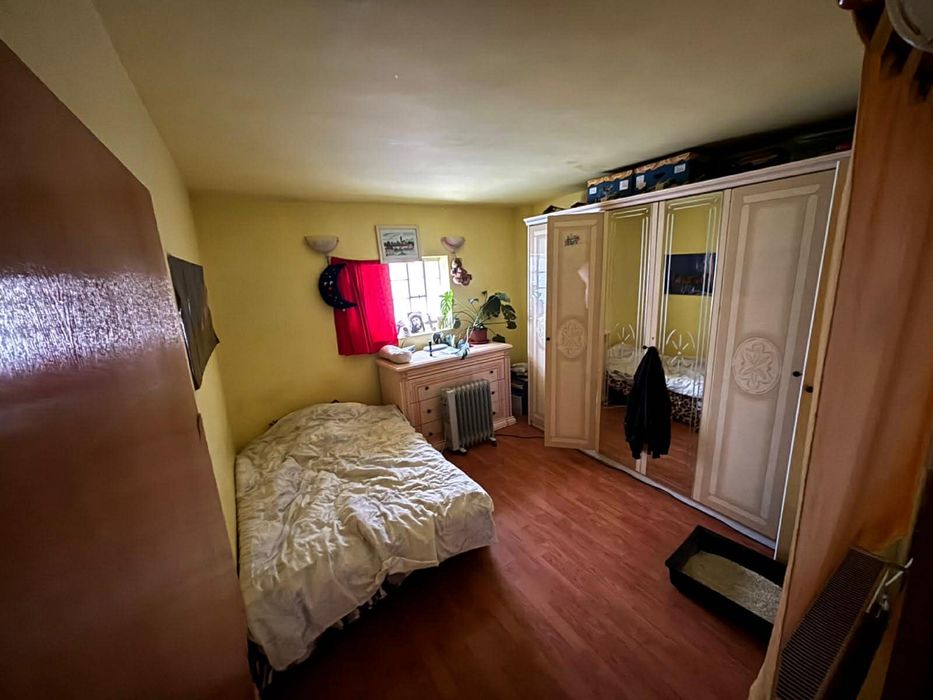 Casa 7 camere plus living pentru chirie