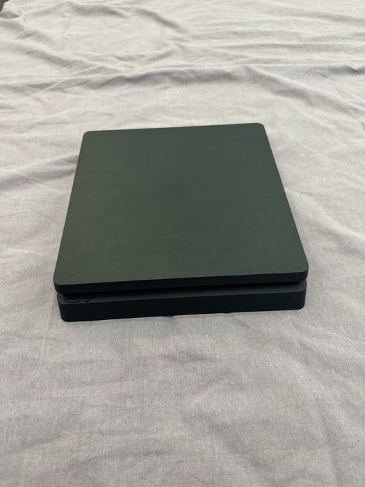 PS4 Slim 500GB + 2 оригинальных DualShock 4