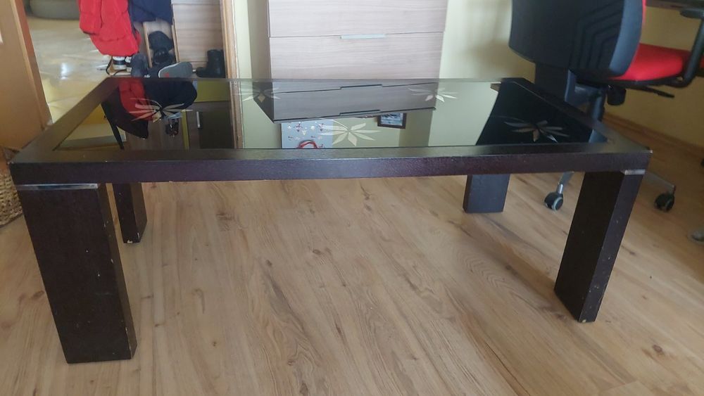 Холна ниска маса