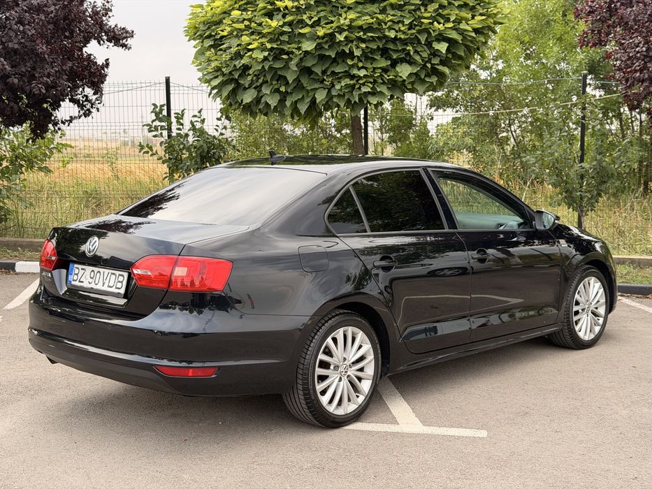VOLKSWAGEN Jetta 2013 — imagine 4