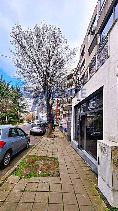 Дава се под наем Магазин в Бургас, Лазур - 120 кв.м за 997.05 € - Снимка #2