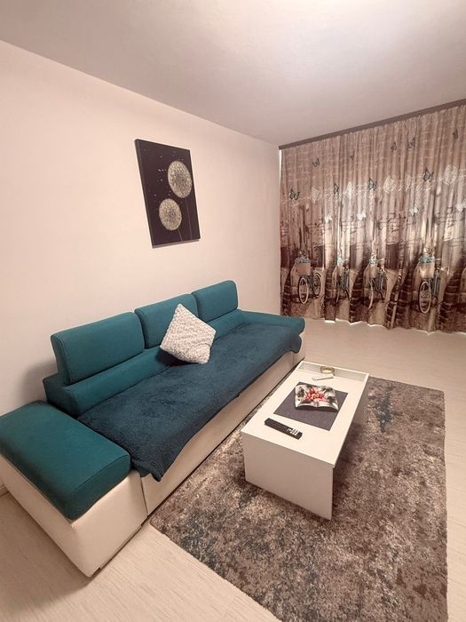 Vând apartament cu 3 camere! Str.Victorie(Zona Mall)