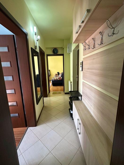 Apartament decomandat cu 2 camere de închiriat