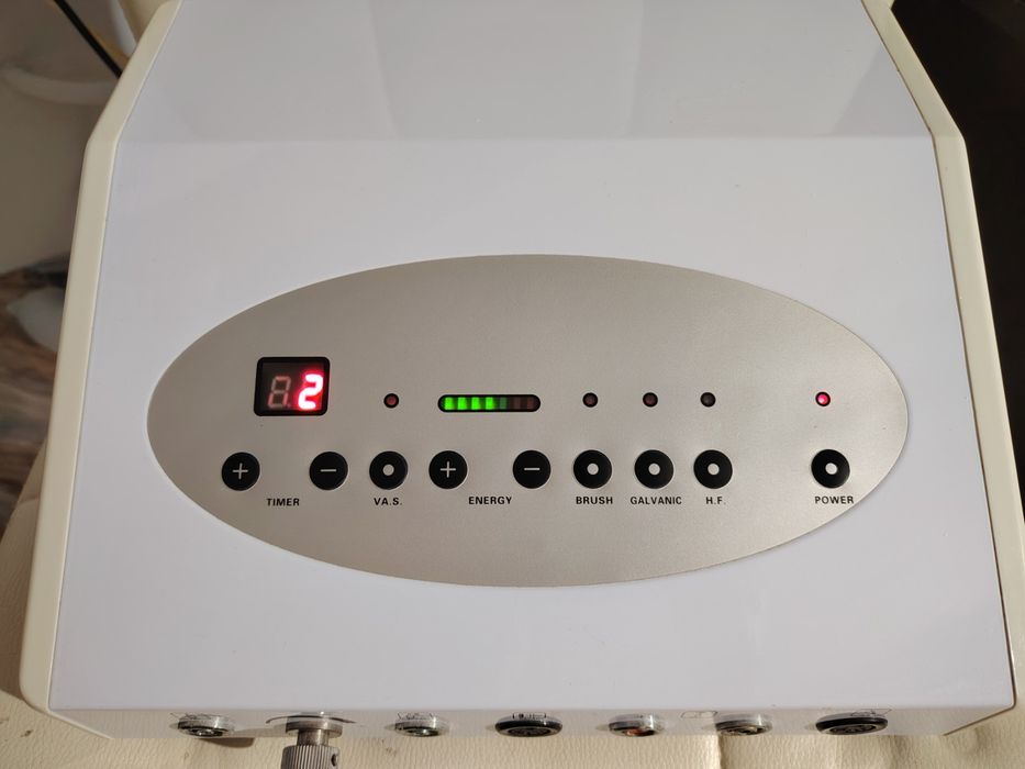 Комбиниран козметичен апарат 5 в 1 DMX- 4005