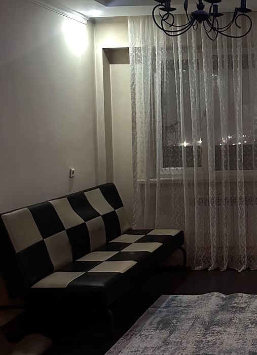 Диван Б/У (эко-кожа) СРОЧНО