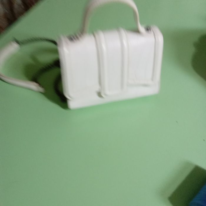 Дамская сумочка белая