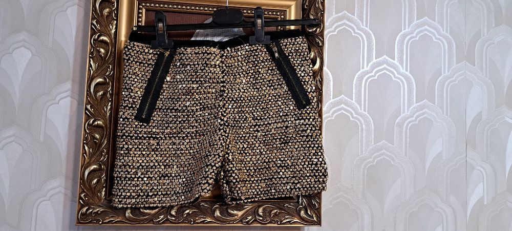 Къси еластични панталони за дискотечен клуб