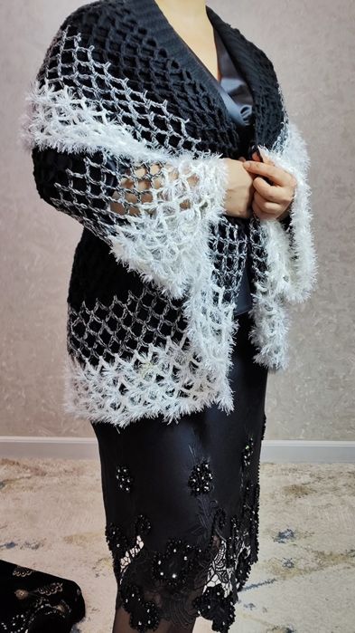 Накидка пончо сотилади