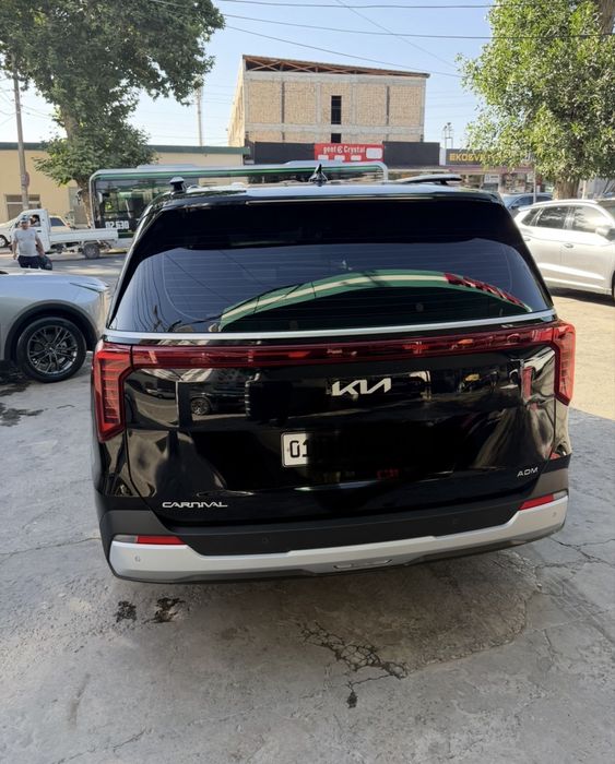 Своя KIA Carnival 2026 (рестайлинг, обновлённый) цвет чёрный.