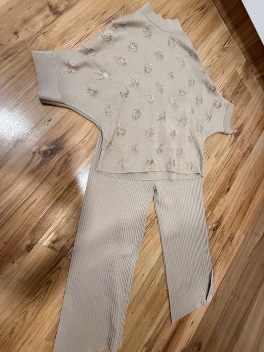 Дамски сет машинно плетиво