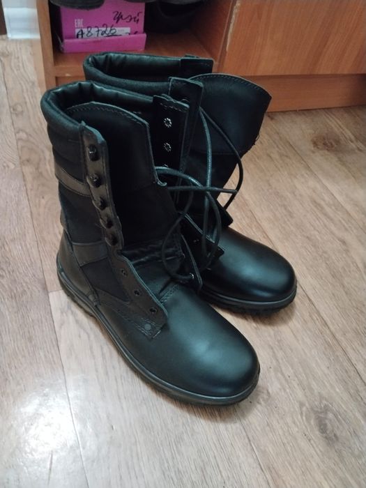 Продам берцы новые