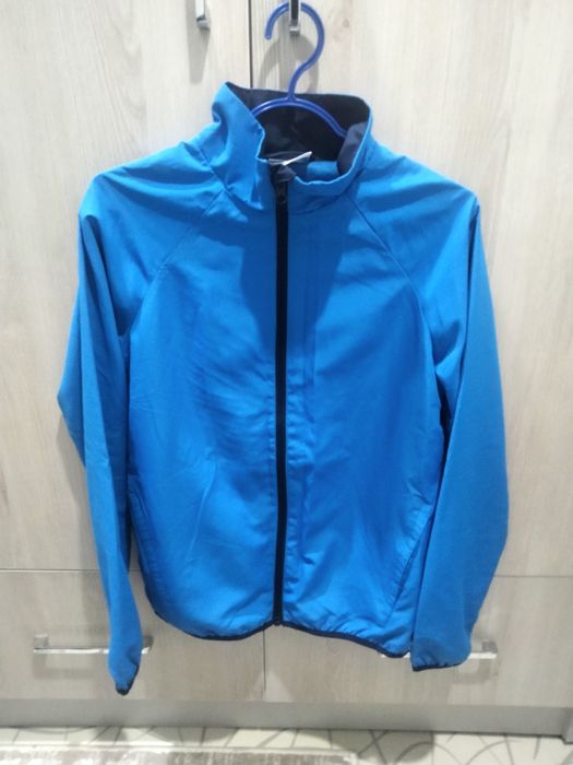 Продам спортивный костюм