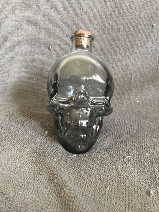 Стакан череп декоративный