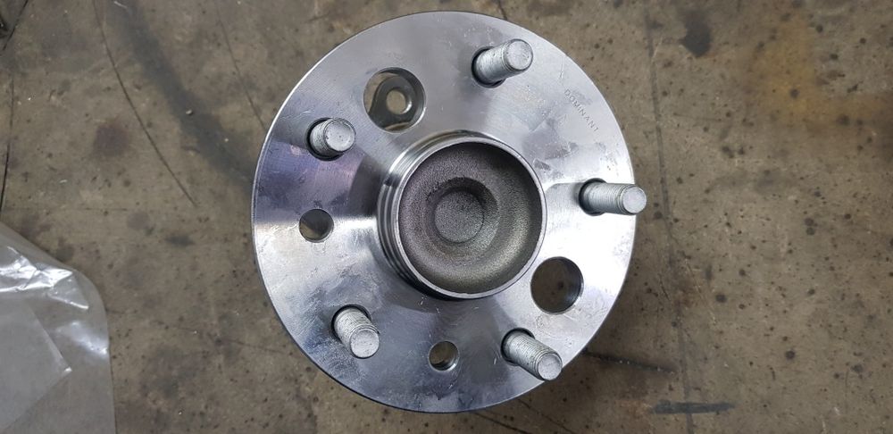 Ступица с подшипником на лексус RX 330