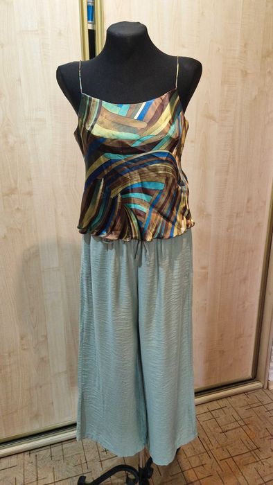 Продам новый атласный топ